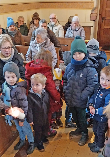 Kinder_in_Kapelle